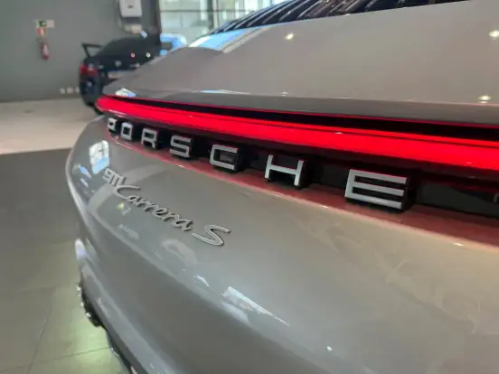 PORSCHE-911-2020