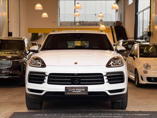 PORSCHE-CAYENNE-2022