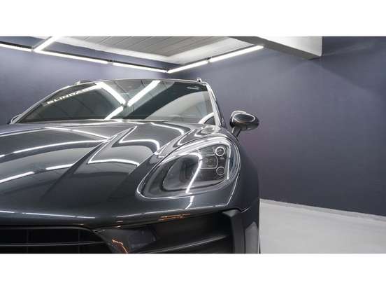PORSCHE-MACAN-2021