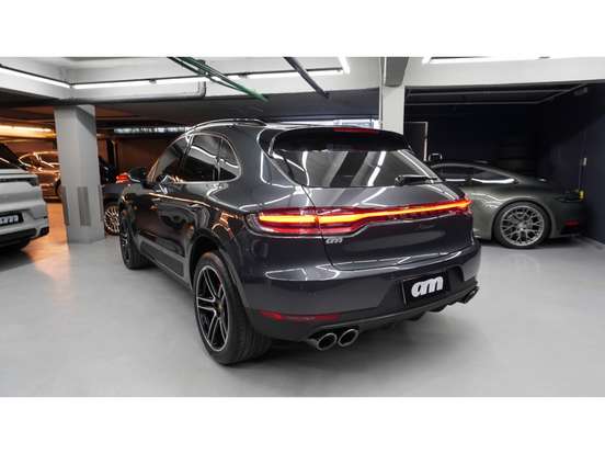 PORSCHE-MACAN-2021