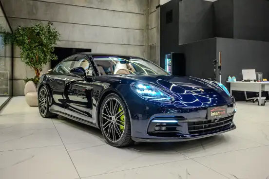 PORSCHE-PANAMERA-2019