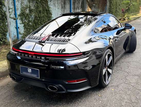 PORSCHE-911-2025