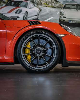 PORSCHE-911-2016