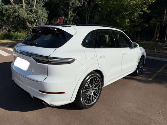 PORSCHE-CAYENNE-2023