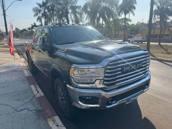 RAM 3500 6.7 I6 TURBO DIESEL LIMITED LONGHORN CD 4X4 AUTOMÁTICO RAM 3500 6.7 I6 TURBO DIESEL LIMITED LONGHORN CD 4X4 AUTOMÁTICO