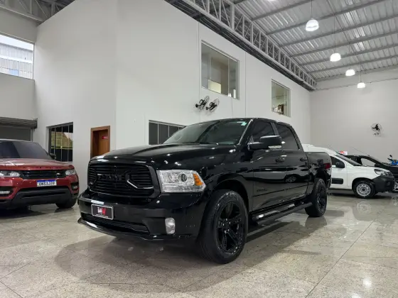 RAM CLASSIC 5.7 V8 GASOLINA LARAMIE NIGHT EDITION CD 4X4 AUTOMÁTICO RAM CLASSIC 5.7 V8 GASOLINA LARAMIE NIGHT EDITION CD 4X4 AUTOMÁTICO