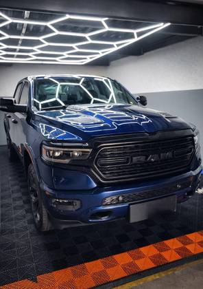 RAM 1500 5.7 V8 GASOLINA LIMITED NIGHT EDITION CD 4X4 AUTOMÁTICO