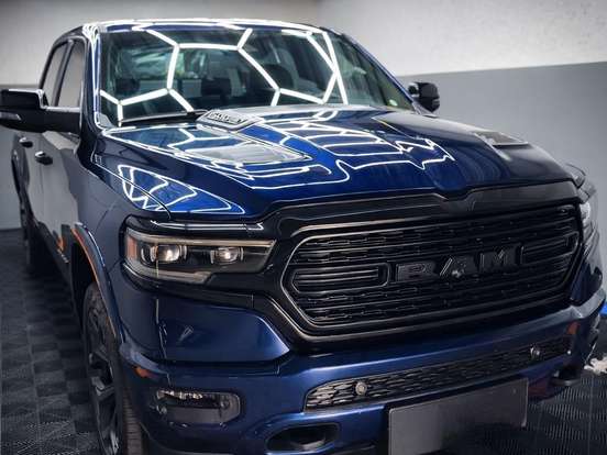 RAM-1500-5.7 V8 GASOLINA LIMITED NIGHT EDITION CD 4X4 AUTOMÁTICO RAM-1500-2024