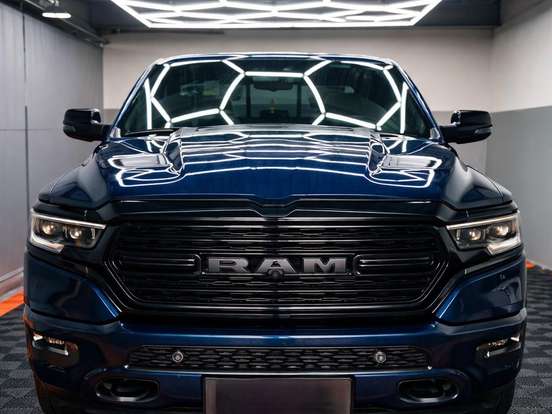 RAM-1500-5.7 V8 GASOLINA LIMITED NIGHT EDITION CD 4X4 AUTOMÁTICO RAM-1500-2024