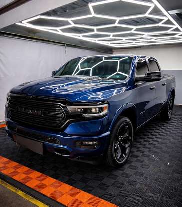 RAM-1500-5.7 V8 GASOLINA LIMITED NIGHT EDITION CD 4X4 AUTOMÁTICO RAM-1500-2024