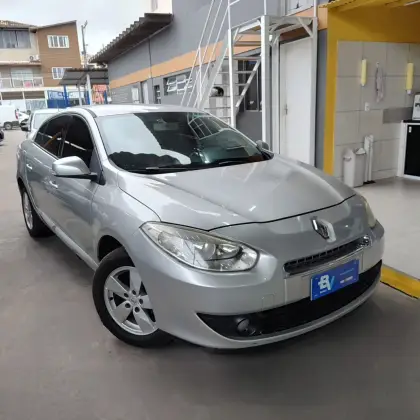 RENAULT FLUENCE 2.0 DYNAMIQUE 16V FLEX 4P AUTOMÁTICO RENAULT FLUENCE 2.0 DYNAMIQUE 16V FLEX 4P AUTOMÁTICO