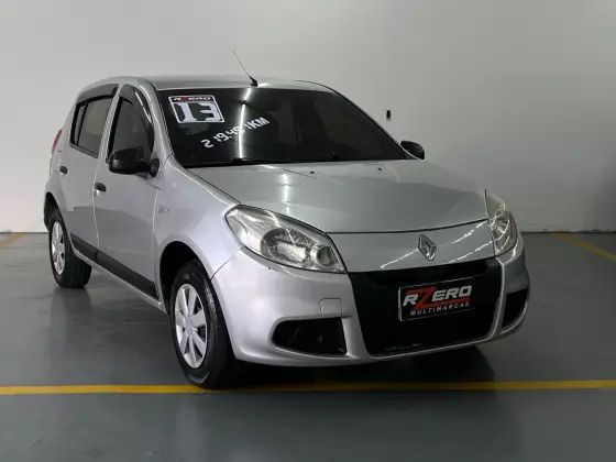 RENAULT SANDERO 1.0 AUTHENTIQUE 16V FLEX 4P MANUAL RENAULT SANDERO 1.0 AUTHENTIQUE 16V FLEX 4P MANUAL