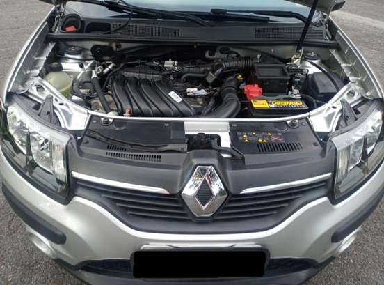 RENAULT-SANDERO-2017