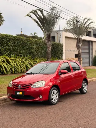 TOYOTA ETIOS 1.3 XS 16V FLEX 4P MANUAL TOYOTA ETIOS 1.3 XS 16V FLEX 4P MANUAL