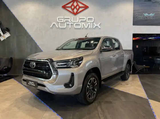 TOYOTA HILUX 2.8 D-4D TURBO DIESEL CD SRX 4X4 AUTOMÁTICO TOYOTA HILUX 2.8 D-4D TURBO DIESEL CD SRX 4X4 AUTOMÁTICO