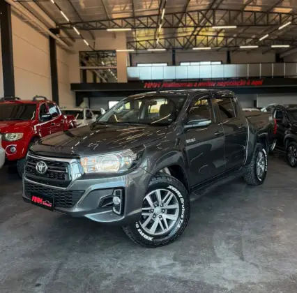 TOYOTA HILUX 2.8 SR 4X4 CD 16V DIESEL 4P AUTOMÁTICO