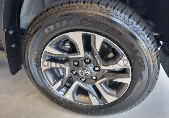 TOYOTA-HILUX SW4-2026
