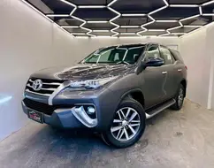 TOYOTA HILUX SW4 2.8 SRX 4X4 7 LUGARES 16V TURBO INTERCOOLER DIESEL 4P AUTOMÁTICO TOYOTA HILUX SW4 2.8 SRX 4X4 7 LUGARES 16V TURBO INTERCOOLER DIESEL 4P AUTOMÁTICO