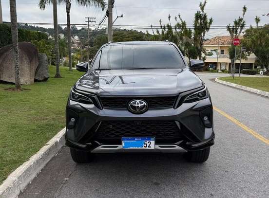 TOYOTA-HILUX SW4-2024