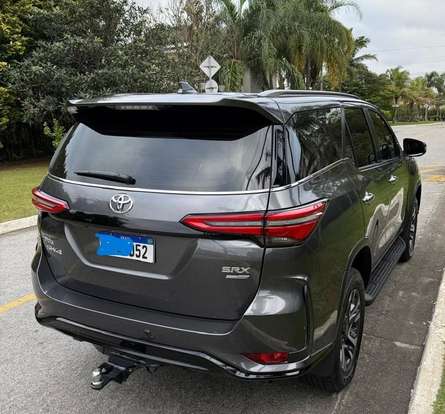 TOYOTA-HILUX SW4-2024