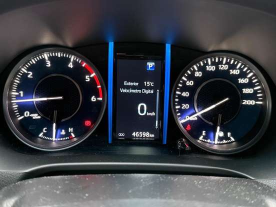 TOYOTA-HILUX SW4-2024