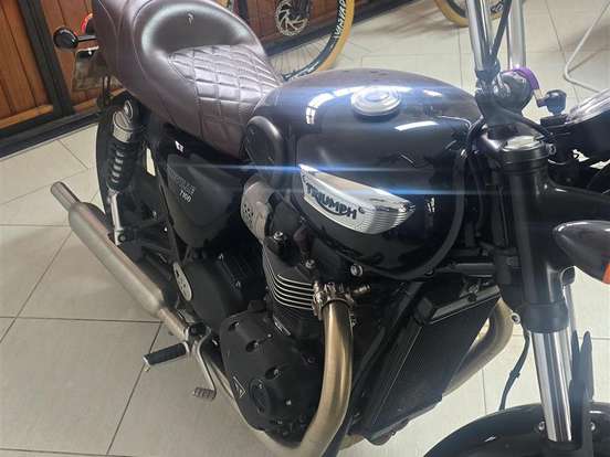 TRIUMPH-BONNEVILLE T100 900 TRIUMPH-BONNEVILLE T100 900-2023
