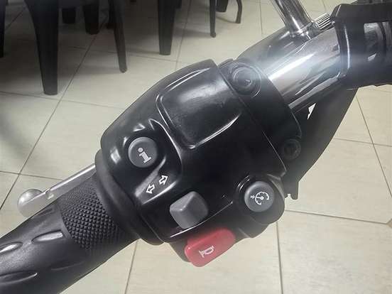 TRIUMPH-BONNEVILLE T100 900 TRIUMPH-BONNEVILLE T100 900-2023