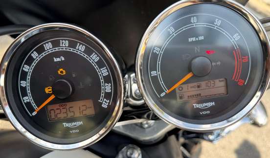 TRIUMPH-ROCKET III ROADSTER TRIUMPH-ROCKET III ROADSTER-2016