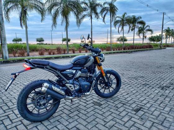 TRIUMPH SCRAMBLER 400 X 