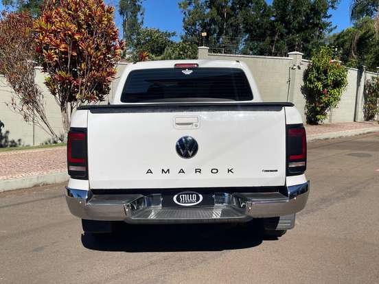 VOLKSWAGEN-AMAROK-2.0 TRENDLINE 4X4 CD 16V TURBO INTERCOOLER DIESEL 4P AUTOMÁTICO VOLKSWAGEN-AMAROK-2015