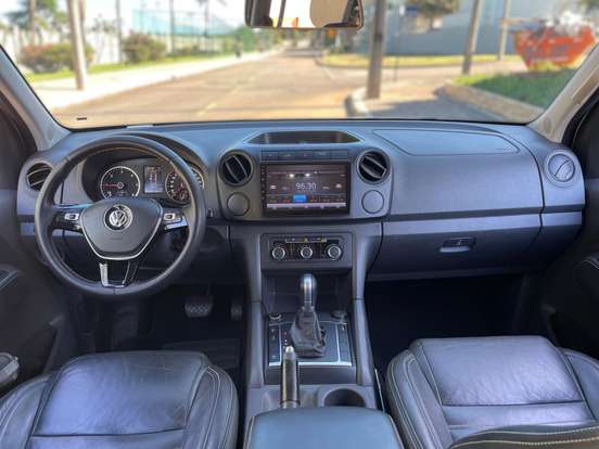 VOLKSWAGEN-AMAROK-2015