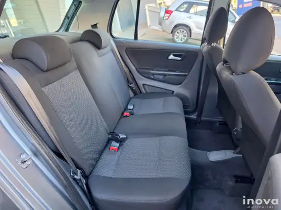 VOLKSWAGEN-FOX-2019