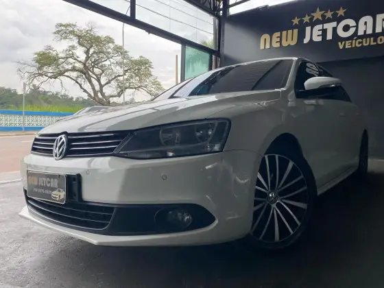 VOLKSWAGEN JETTA 2.0 COMFORTLINE FLEX 4P TIPTRONIC