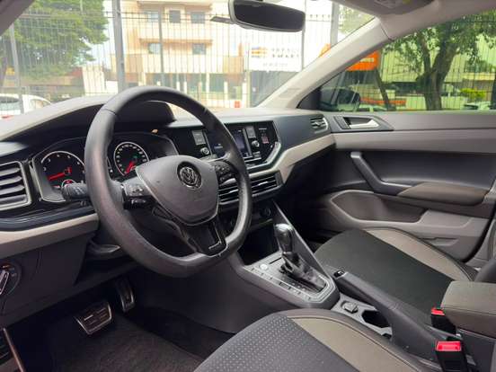 VOLKSWAGEN-POLO-2018