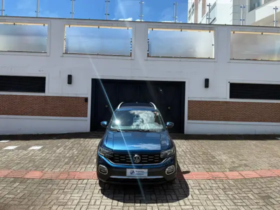 VOLKSWAGEN T-CROSS 1.4 250 TSI TOTAL FLEX HIGHLINE AUTOMÁTICO VOLKSWAGEN T-CROSS 1.4 250 TSI TOTAL FLEX HIGHLINE AUTOMÁTICO
