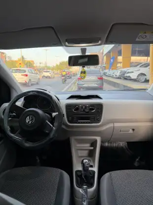 VOLKSWAGEN-UP-2015