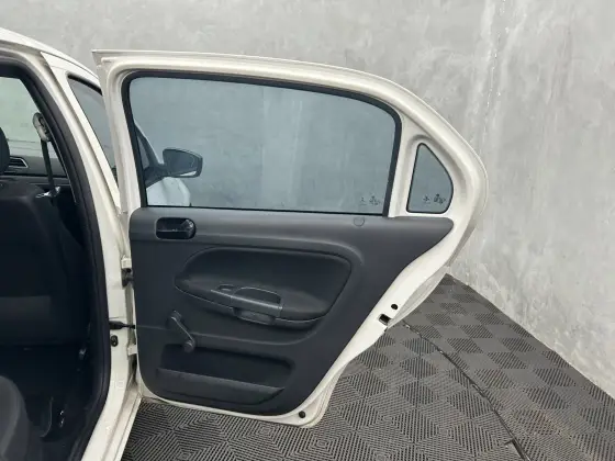 /en/city/cate-car-used-car/volkswagen-voyage-2023-1-0-12v-mpi-totalflex-4p-manual-48415296425428992/-14