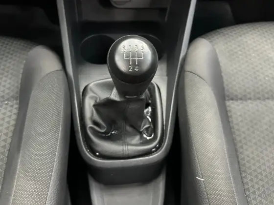 /en/city/cate-car-used-car/volkswagen-voyage-2023-1-0-12v-mpi-totalflex-4p-manual-48415296425428992/-18