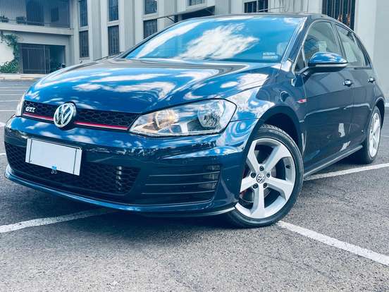 VOLKSWAGEN-GOLF-2015