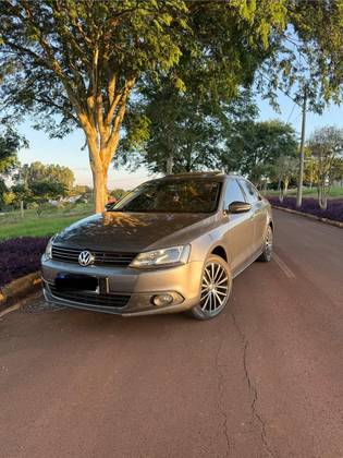 VOLKSWAGEN JETTA 2014 2.0 TSI HIGHLINE 211 CV GASOLINA 4 PORTAS TIPTRONIC