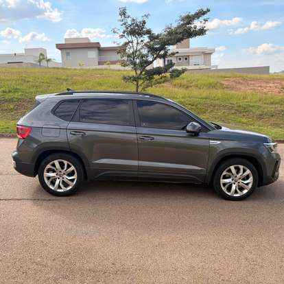 VOLKSWAGEN-TAOS-2022