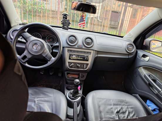 VOLKSWAGEN-VOYAGE-2013