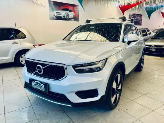VOLVO XC40 2.0 T5 GASOLINA MOMENTUM AWD GEARTRONIC