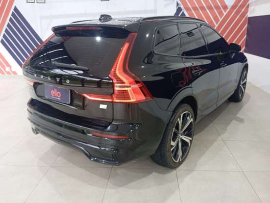 VOLVO-XC60-2023