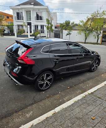 VOLVO-V40-2.0 T5 R-DESIGN GASOLINA 4P AUTOMÁTICO VOLVO-V40-2018