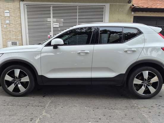 VOLVO-XC40-2.0 T5 GASOLINA MOMENTUM AWD GEARTRONIC VOLVO-XC40-2018