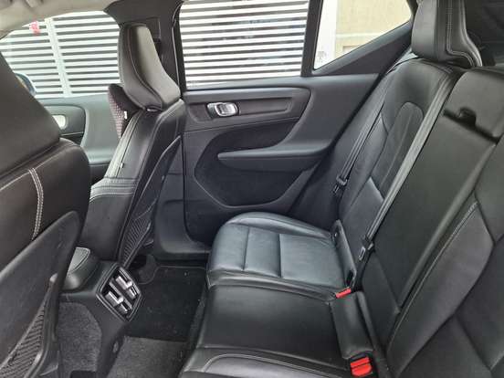 VOLVO-XC40-2.0 T5 GASOLINA MOMENTUM AWD GEARTRONIC VOLVO-XC40-2018