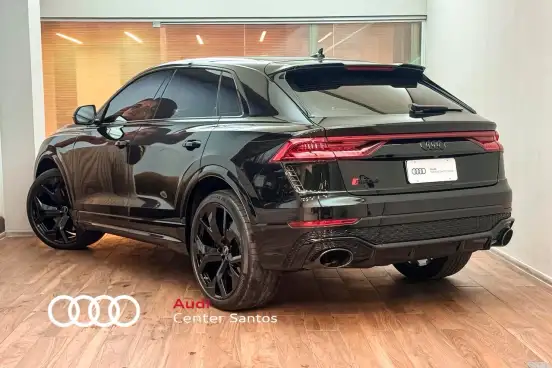 AUDI-RS Q8-2023