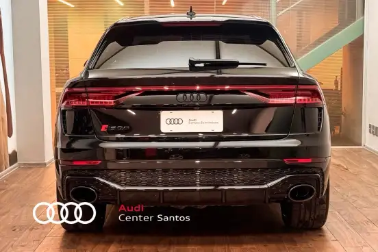 AUDI-RS Q8-2023