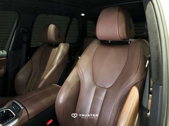 BMW-X5-2021